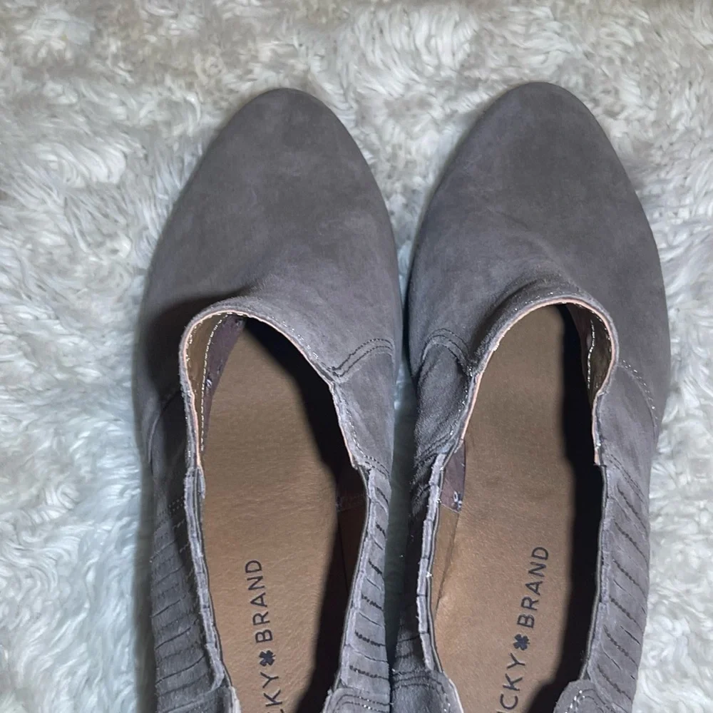Lucky Brand women’s Gray Suede ankle boots size 9.5